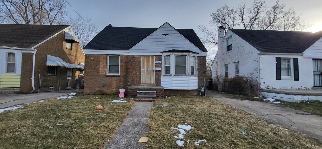 Primary Photo - 16266 Novara St