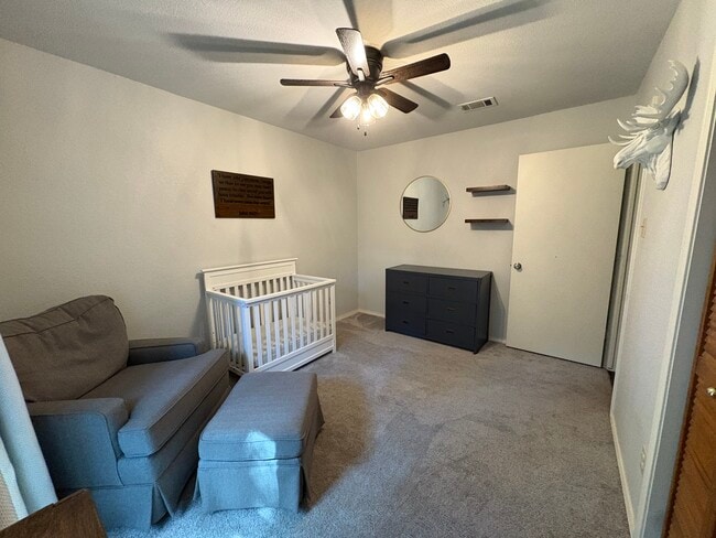 Building Photo - 2950 Crestline Dr