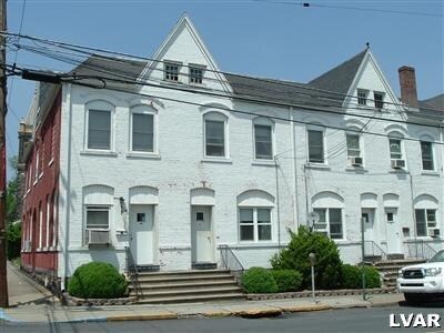 Primary Photo - 131-137 Broadway St
