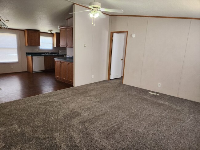 Foto del edificio - All utilities included!!!