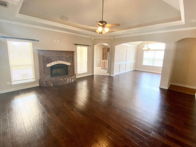 Building Photo - AVAILABLE SOON!