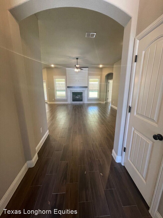 Foto del edificio - 4 br, 2 bath House - 222 Buckeye Dr.