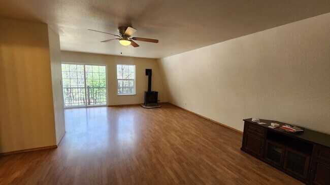 Building Photo - Spacious Upstairs Two Bedroom Unit on Acreage