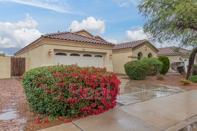 Building Photo - 2182 E Redwood Dr