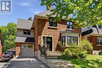 Building Photo - 379 Hamilton Ave S