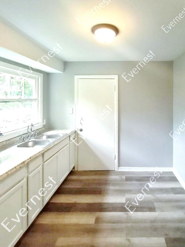 Building Photo - 3402 33rd Ct N
