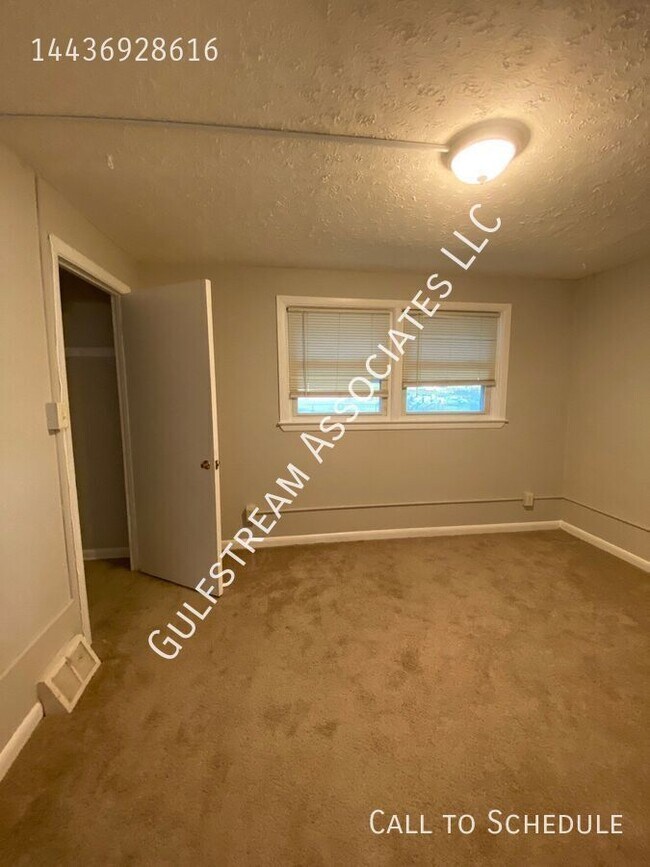 Building Photo - 3804 W Bay Ave