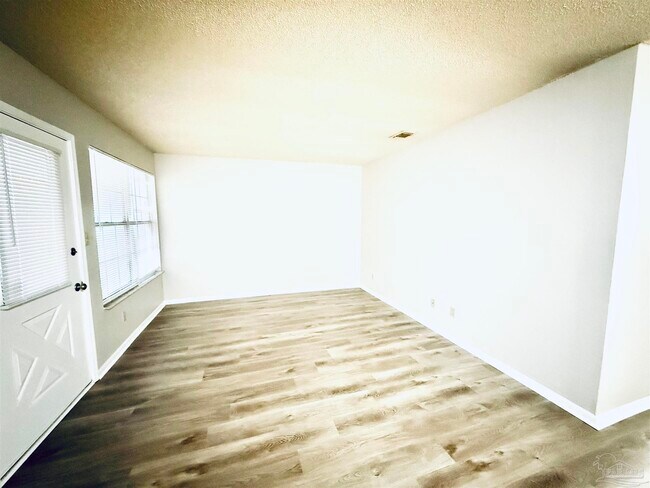 Foto del edificio - 6288 Hamilton Bridge Rd