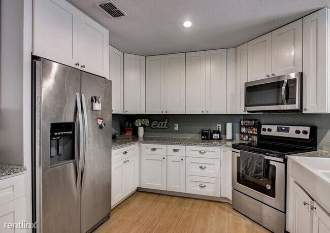 Foto del edificio - 3 br, 2 bath House - 3606 W Iowa Avenue