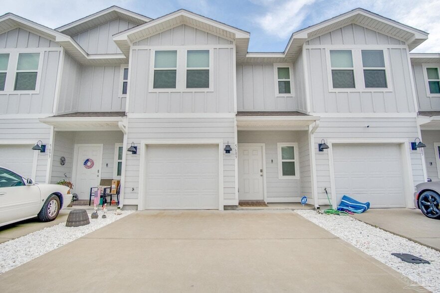 Foto principal - 5689 Stellarjay St