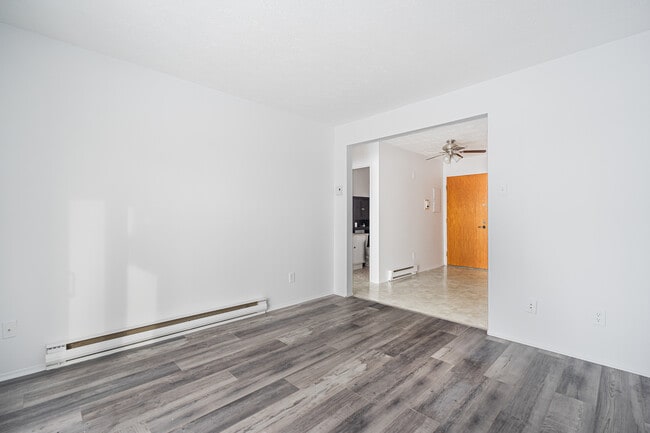 Building Photo - 40 Rue Racine