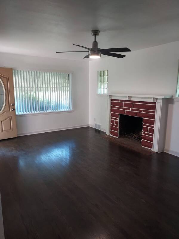 Building Photo - 714 W 49th Ave