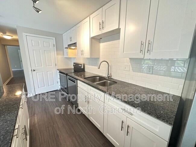 Building Photo - 9531 Shannon Green Dr