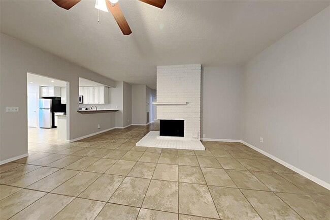 Building Photo - 3910 Spring Meadow Dr