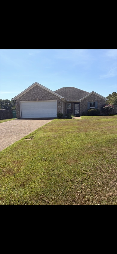 Building Photo - 136 Enfield Cove