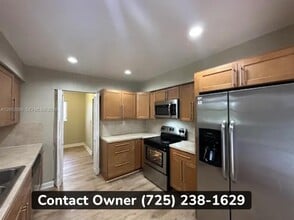 Building Photo - 3000 SW 97th Ct