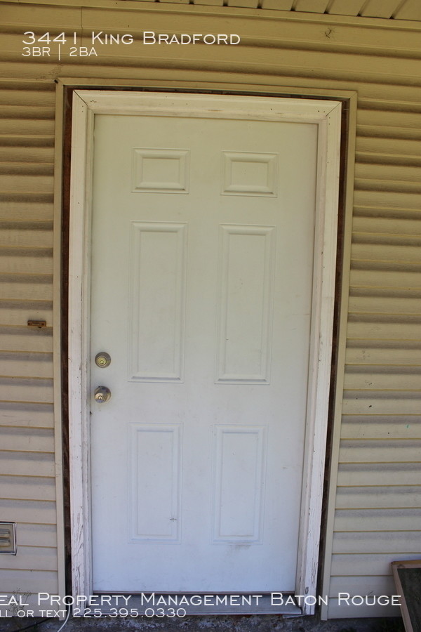 Building Photo - Duplex off of O'Neal