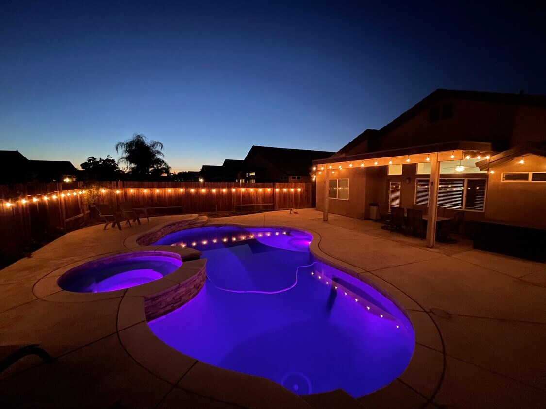 Foto principal - 9415 Godiva Ave