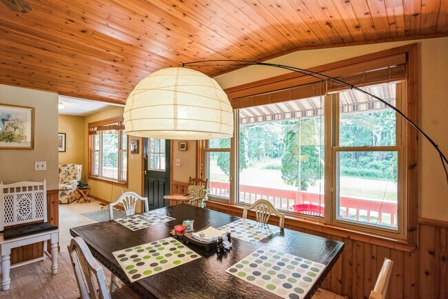 Building Photo - Charming 2BR House in Au Gres