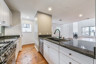 Building Photo - 5214 Blossom St