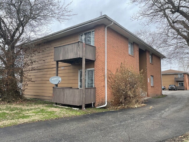 Building Photo - WAIT… THIS 2 BEDROOM APARTMENT HAS A BALCONY?!