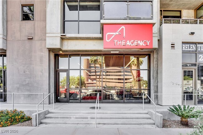 Foto del edificio - 353 E Bonneville Ave