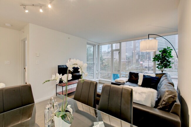 Building Photo - 161 W Georgia St