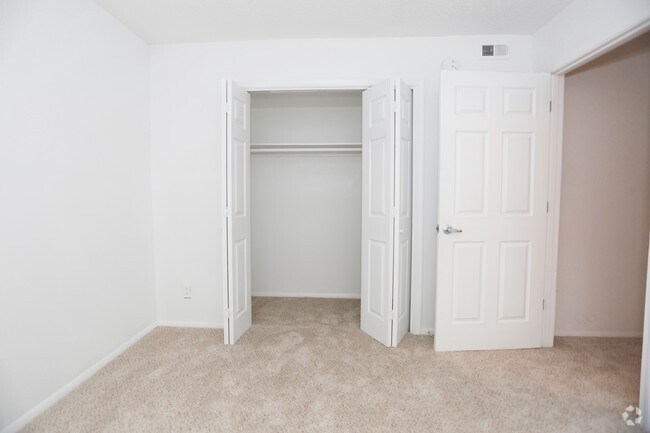 2HAB, 1.5BA - Park's Edge Apartments