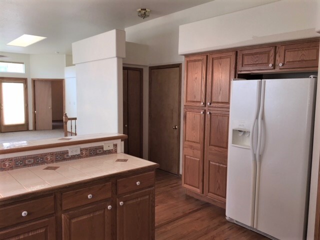 Building Photo - Beautiful Townhome in Newport Heights