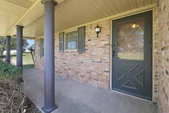 Building Photo - 1454 W Wintergreen Rd