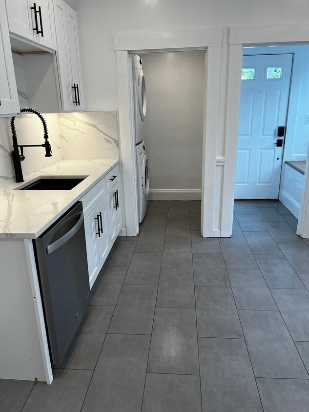 Kitchen, laundry, backdoor - 279 E Squantum St