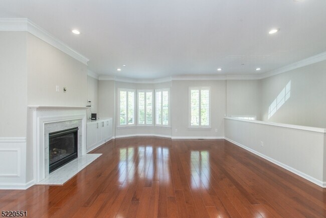 Building Photo - 12 MacCulloch Ave