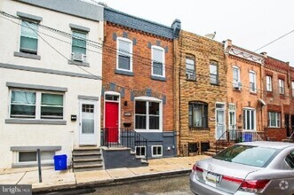 Building Photo - 1853 Daly St