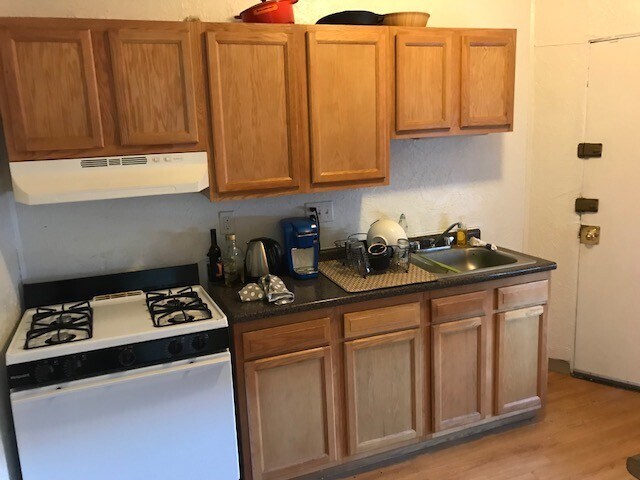 Foto principal - 126 Englewood Ave