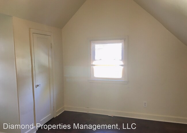 Building Photo - 4 br, 1 bath House - 115 Hughes Street