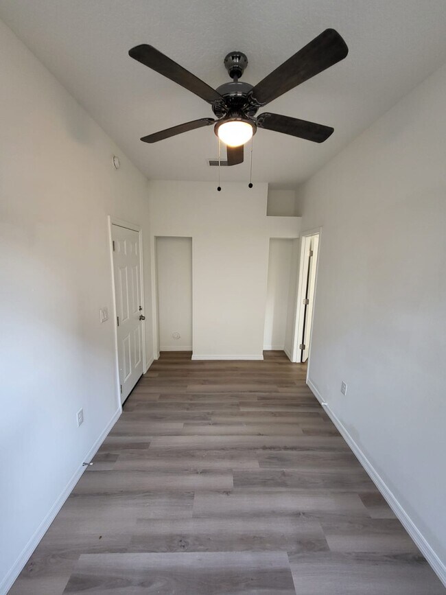 Foto del edificio - 1616 Willow Branch Ave