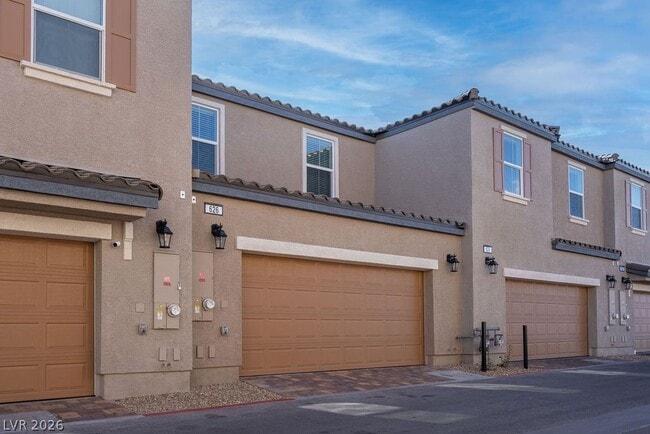 Building Photo - 626 Bellus Pl