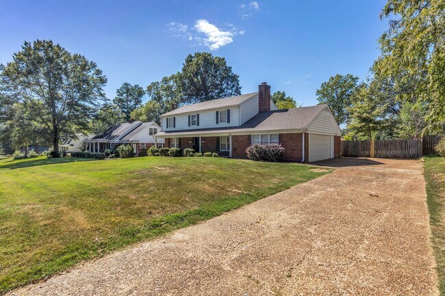 Foto del edificio - Newly Renovated 4-Bedroom Home in Germantown, TN