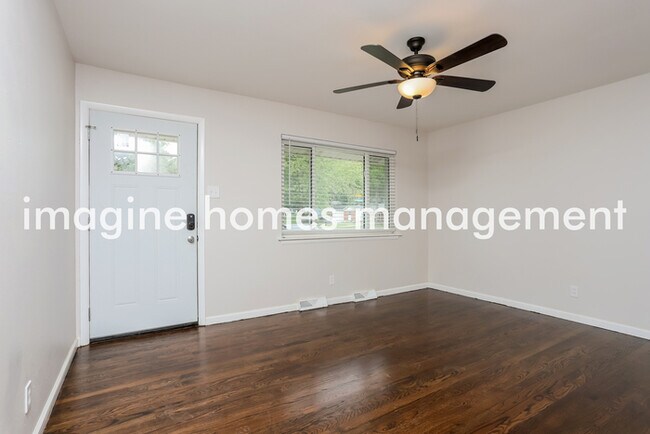 Building Photo - Beautiful 3 bedroom and 1 bath home in Fen...