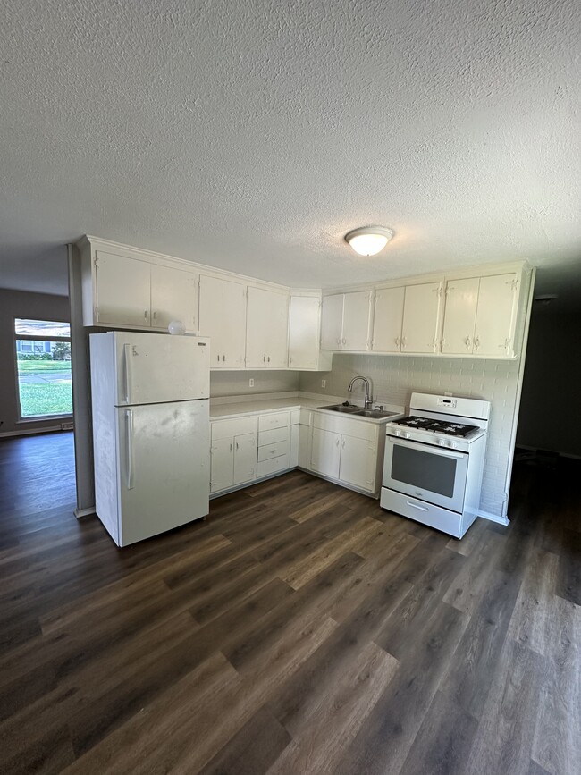 Building Photo - 2303 Bramble Way