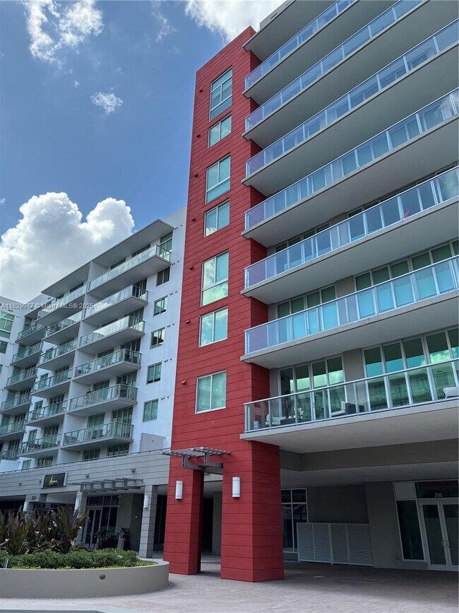 Building Photo - 7661 NW 107th Ave