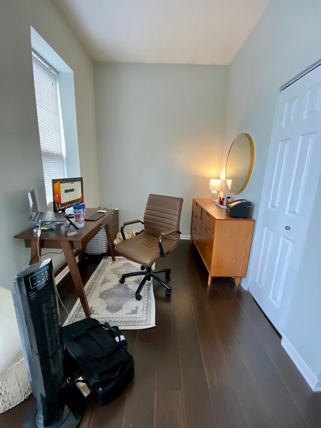 Building Photo - 1657 N Halsted St