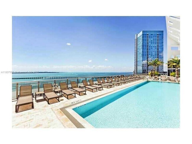 Building Photo - 1300 Brickell Bay Dr