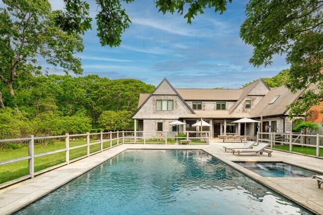 Foto del edificio - 92 Scrimshaw Ln