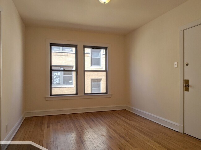 Foto del edificio - 2649 N Spaulding Ave