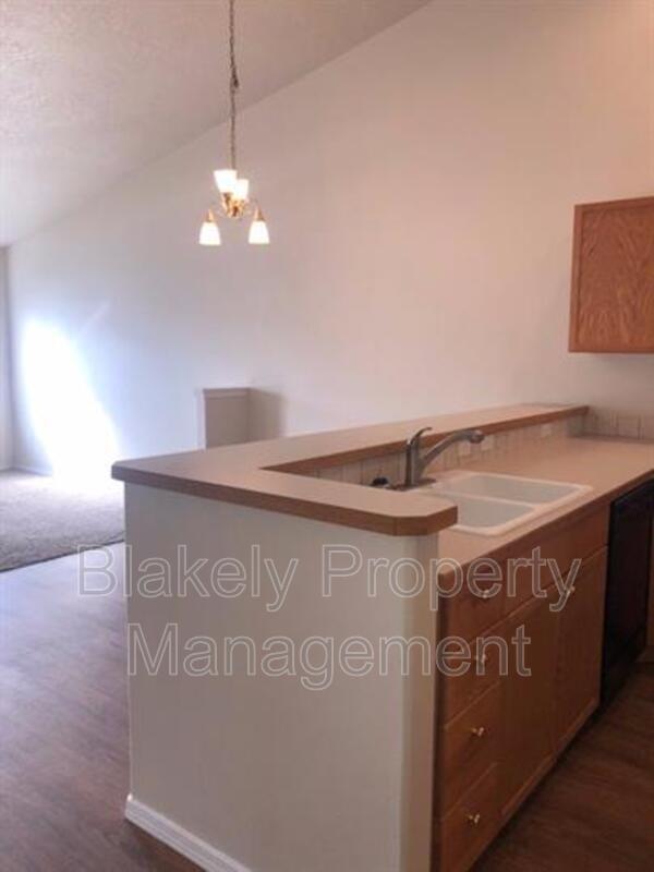 Foto del edificio - 533 N Grove Way