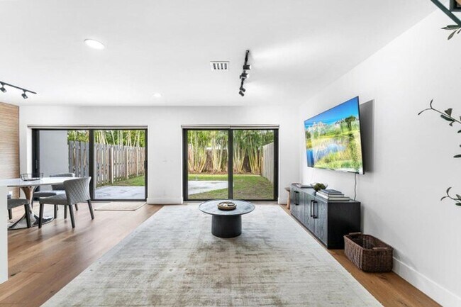 Foto del edificio - 5610 S Ocean Blvd