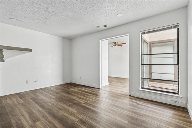 Foto del edificio - 2300 Bamboo Dr