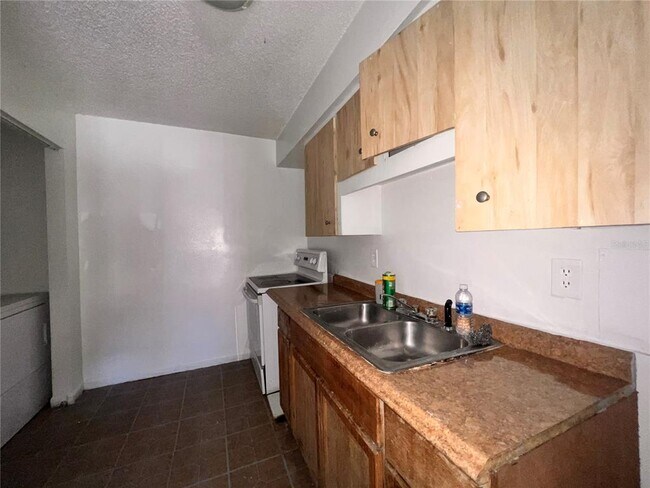 Building Photo - 3841 Janeen Cir