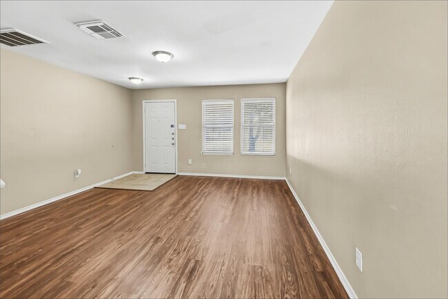Foto del edificio - 503 Pine Cluster Ct